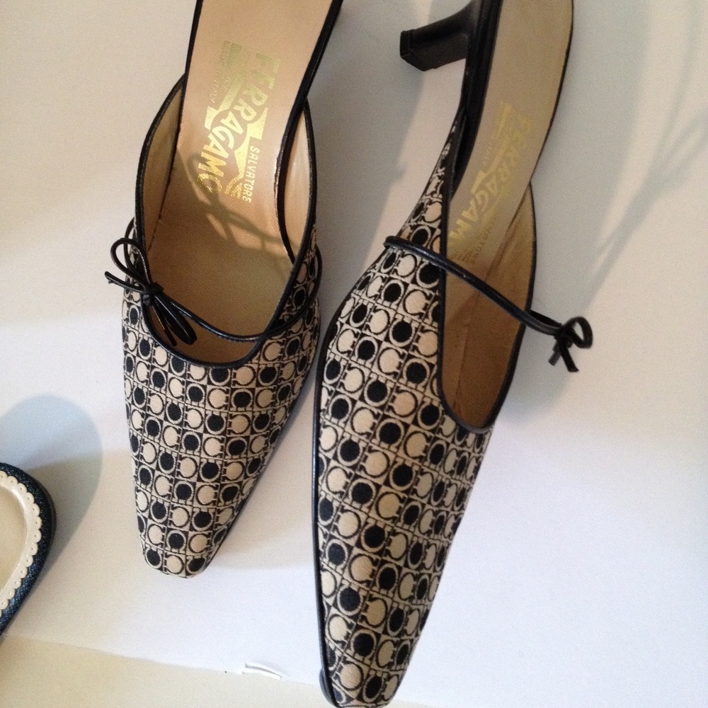 iShip! Ferragamo Mules Like New Size 61/2Italy